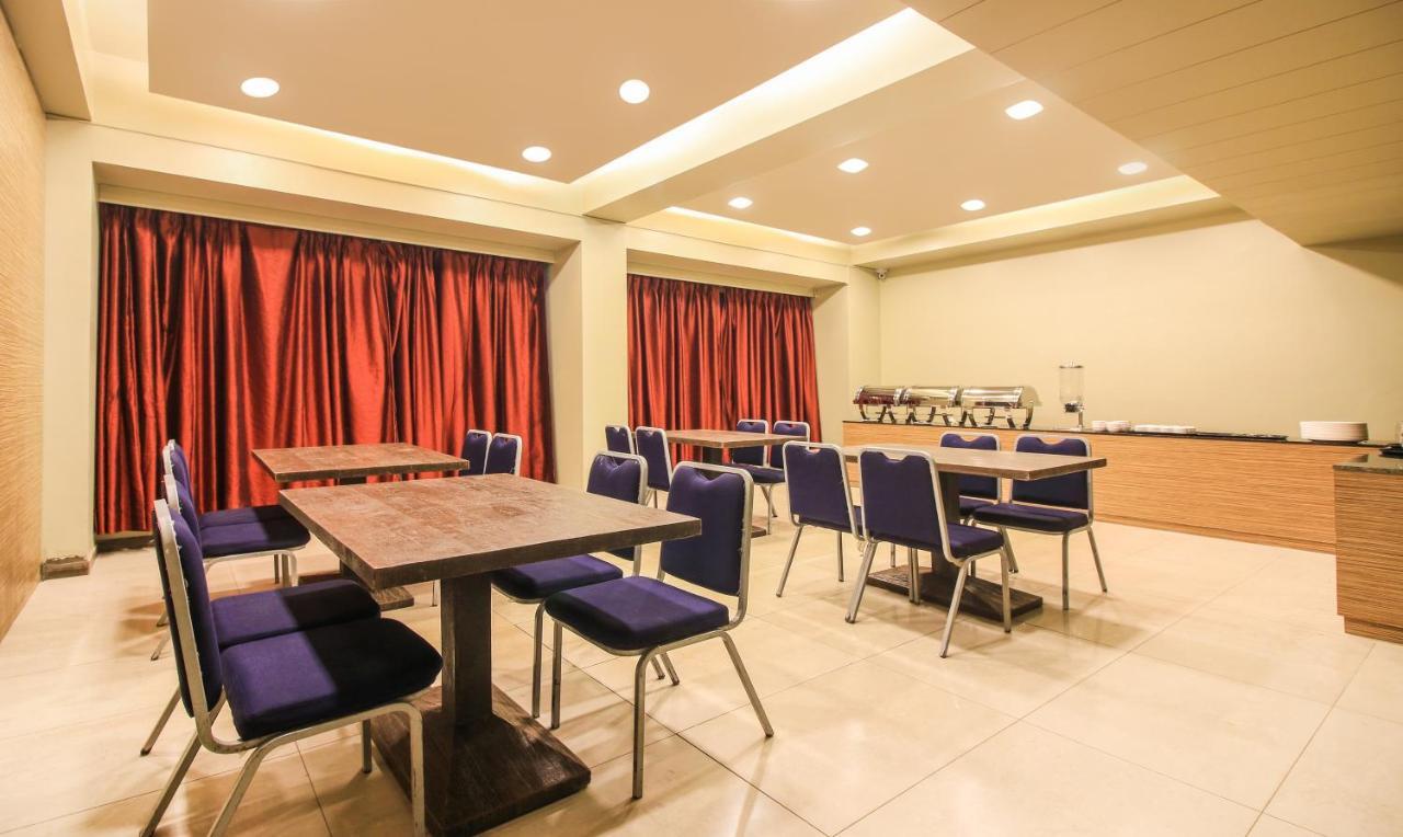 The Legend Hotel- Santacruz Near International Airport 3* Mumbai