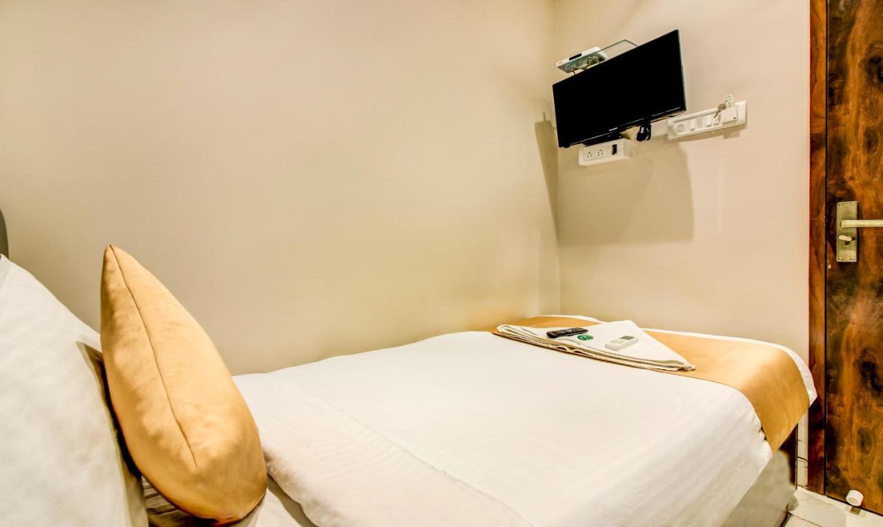 Prince Palace Kurla Hotel