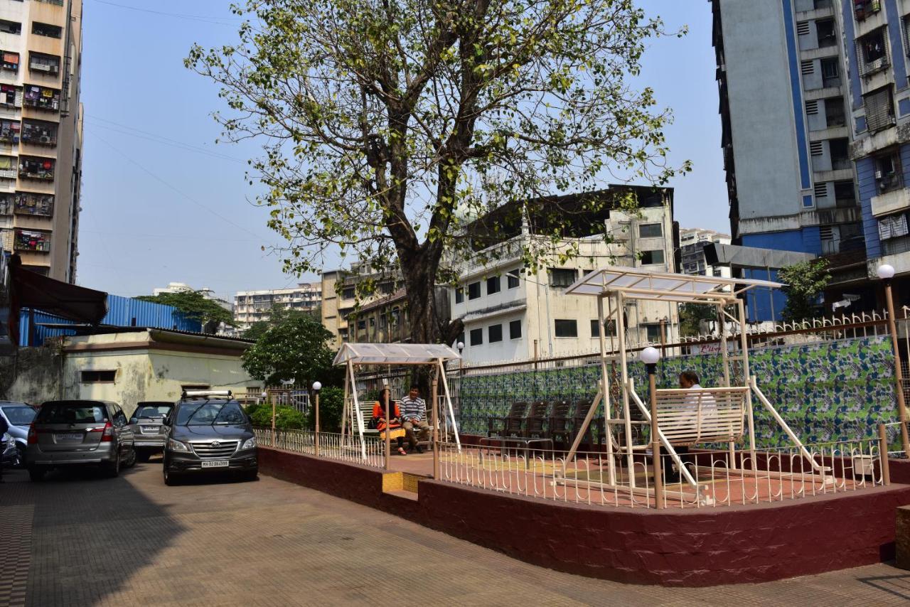 Kalpana Palace, 2*