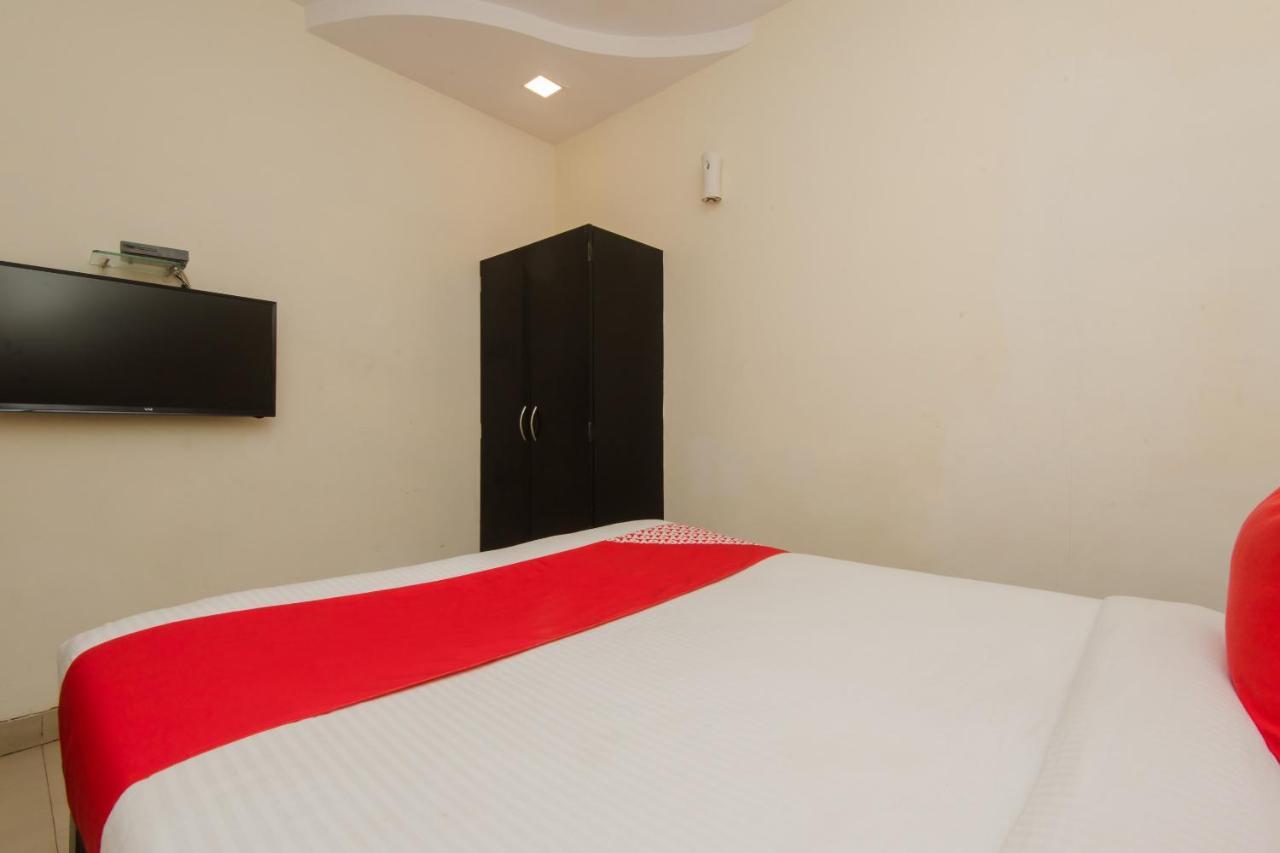 Oyo 10103 Aviva Hotel 3*