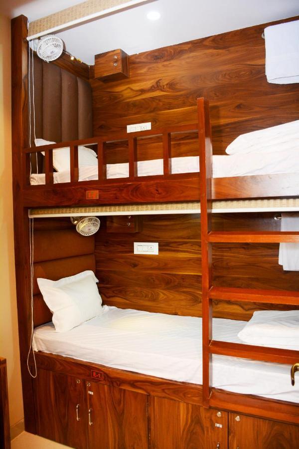 Hotel Nest N Rest -
