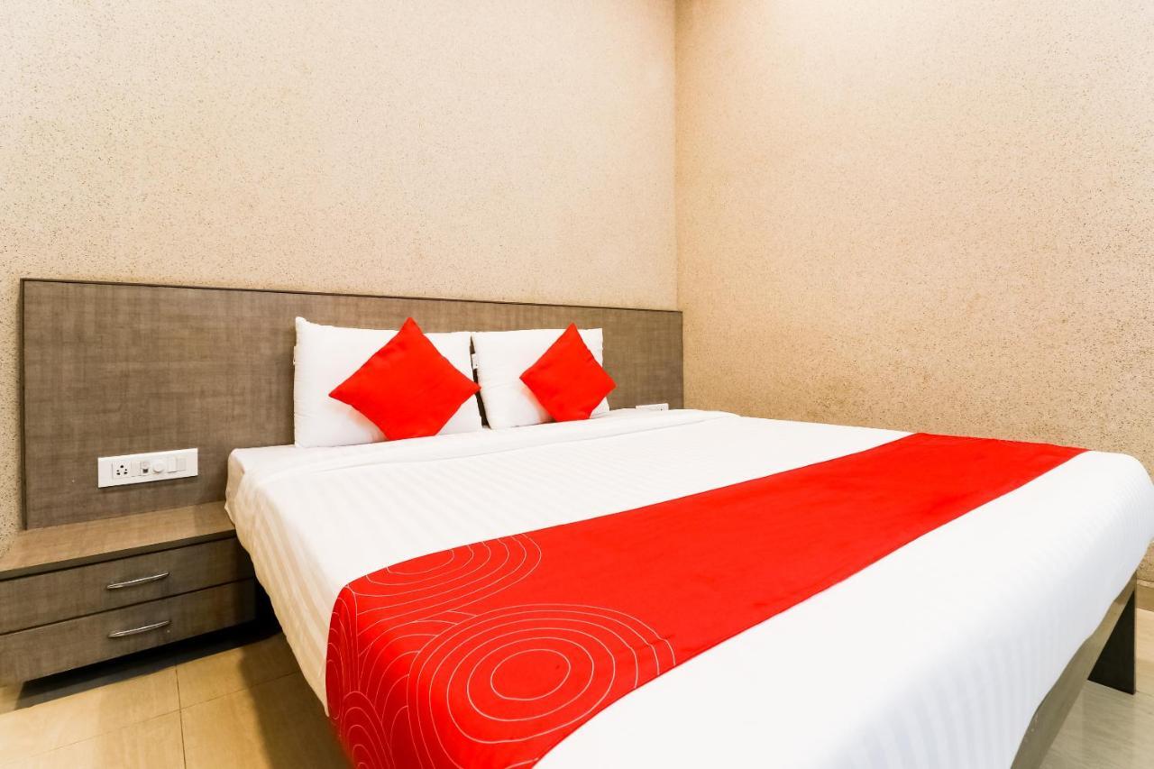 Hotel Oyo Flagship 62835 Oriental And Banquet Madh Church 3*