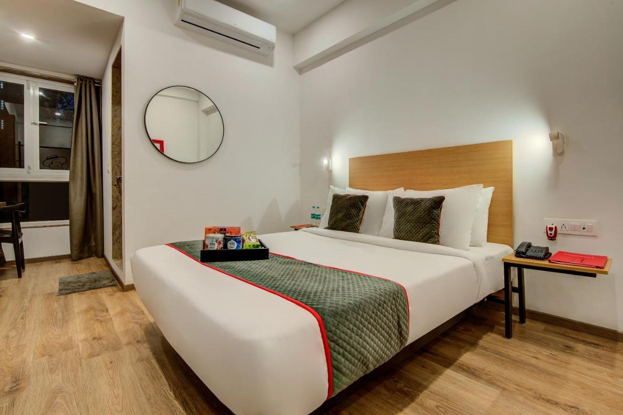 Hotel Vaccinated Staff- Oyo Townhouse 105 Khar West Station