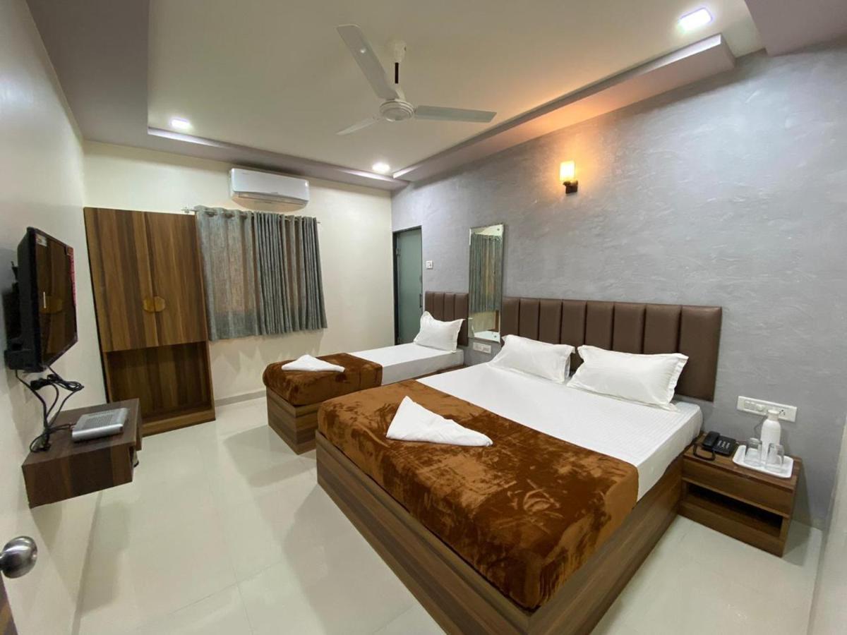 Hotel Divine