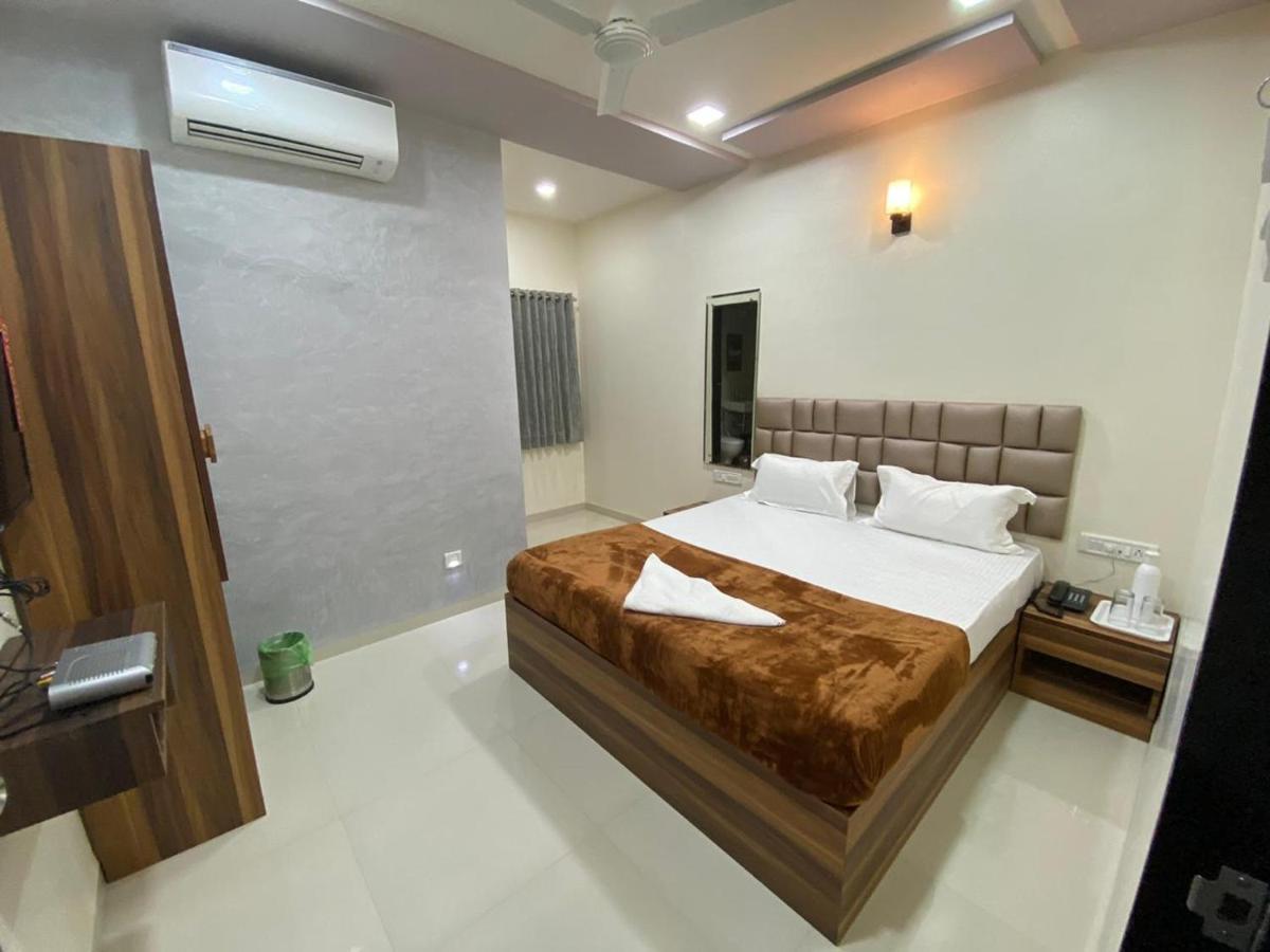 Divine Hotel