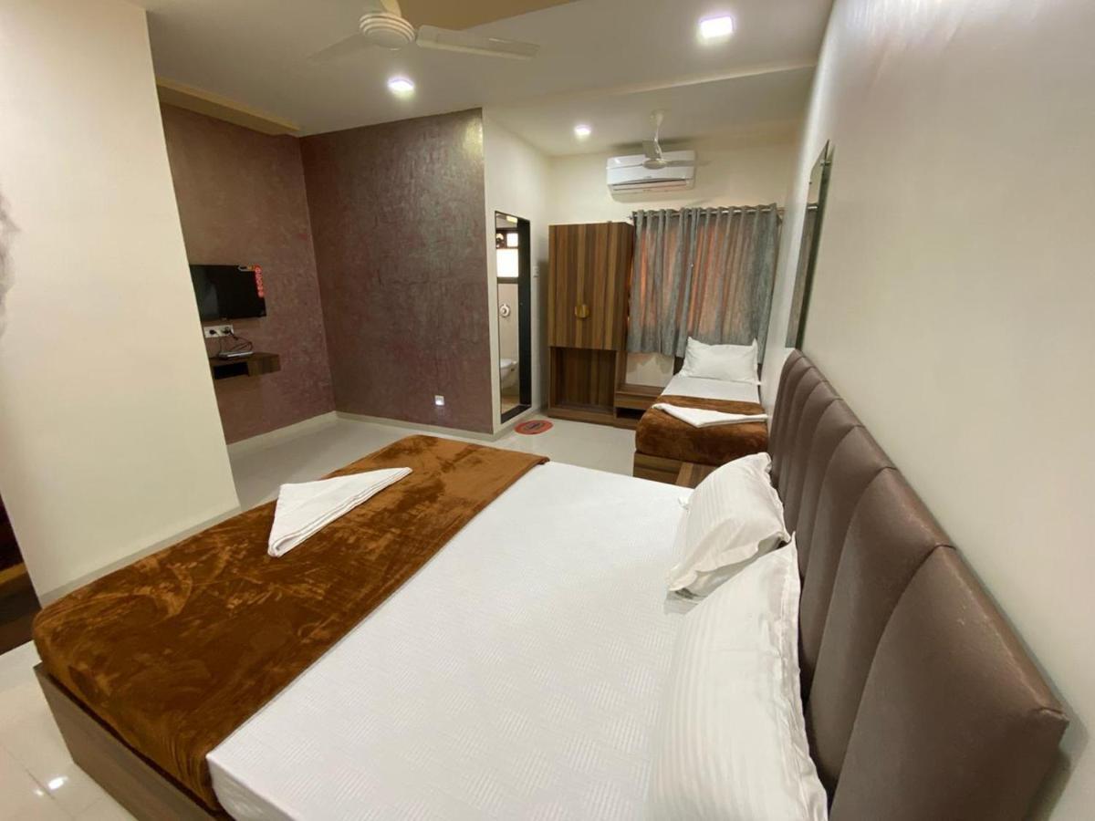 Hotel Divine