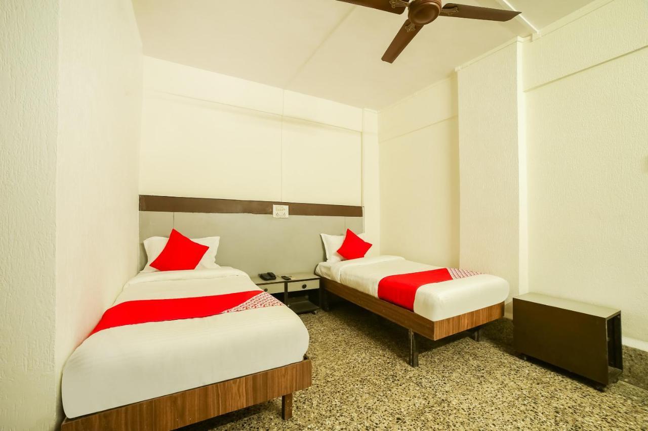 Oyo 43839 Aram Mumbai