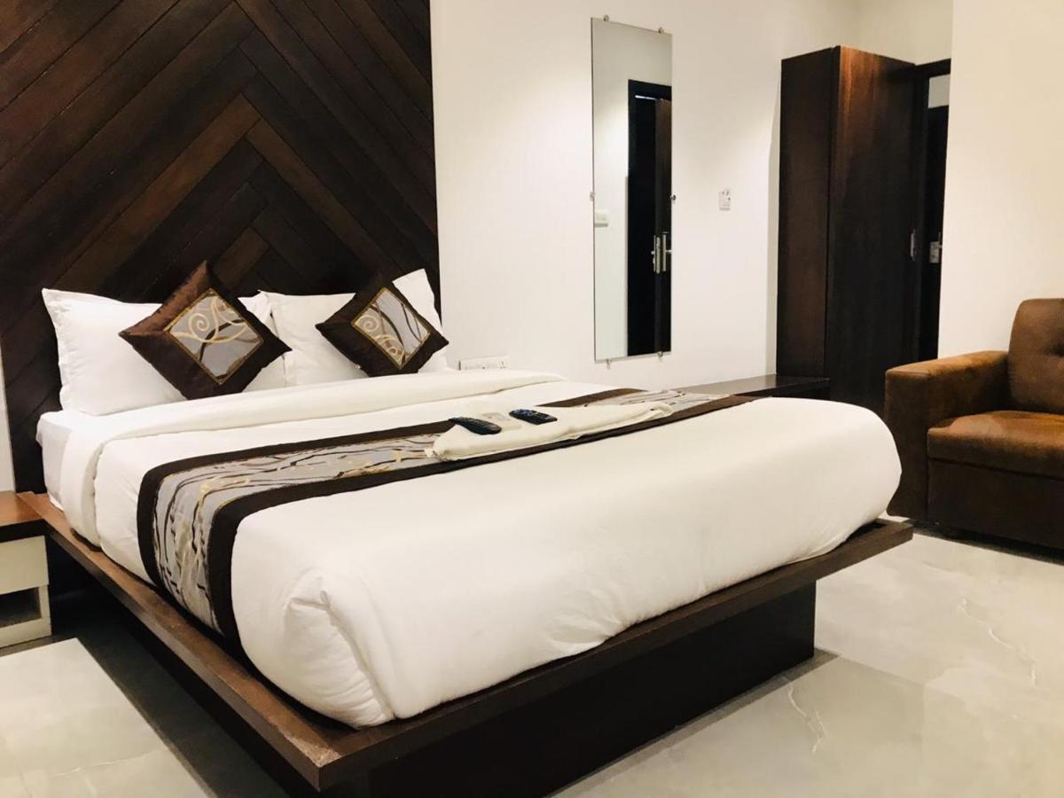 Flora - 3* Mumbai