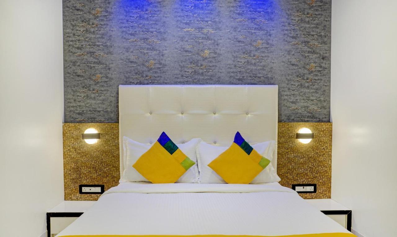 Oyo Mum2165 Golden Star Hotel Bombaim