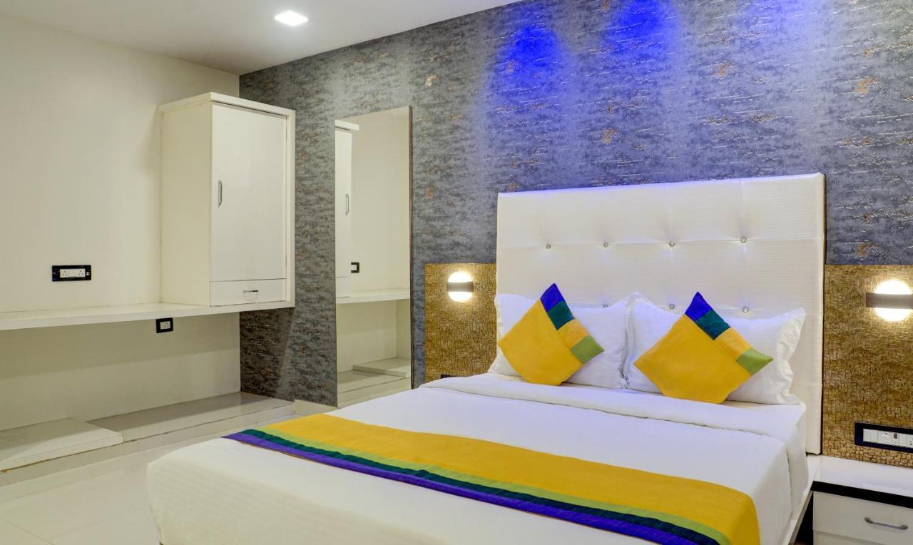 Oyo Mum2165 Golden Star Hotel Bombaim