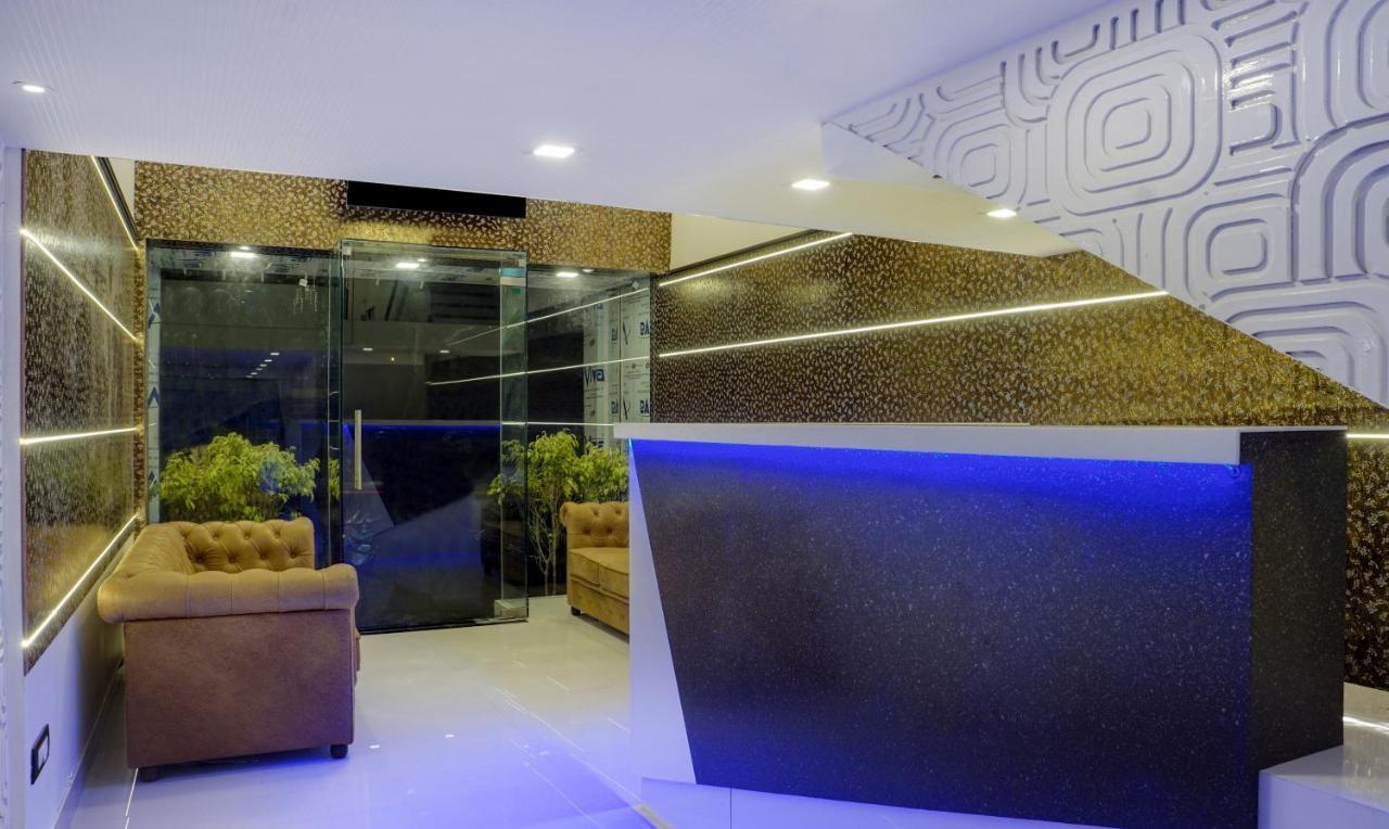 Oyo Mum2165 Golden Star Hotel 3*