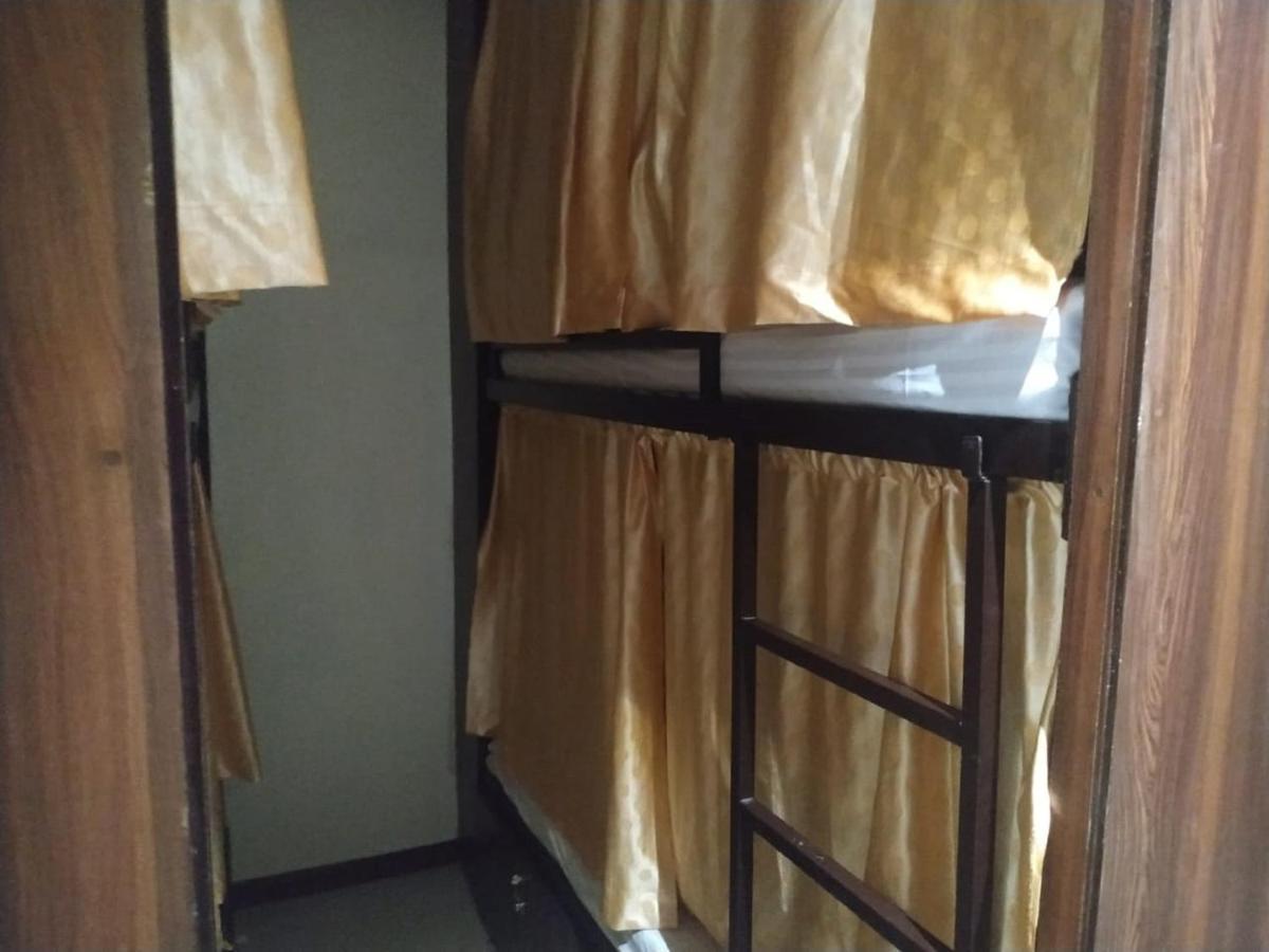 Almas 24 Aircondition Hostel Mumbai