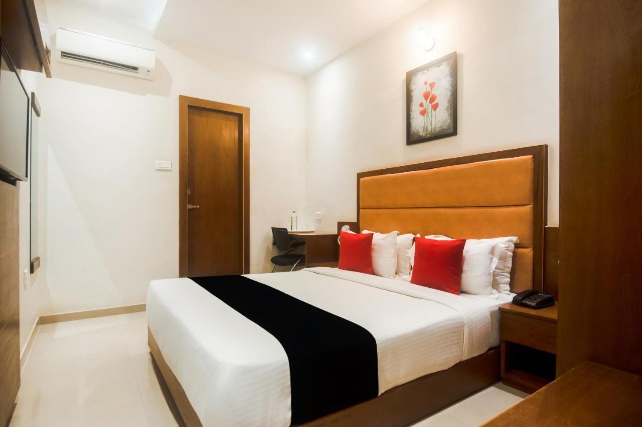 Capital O 60919 Admiral Mumbai