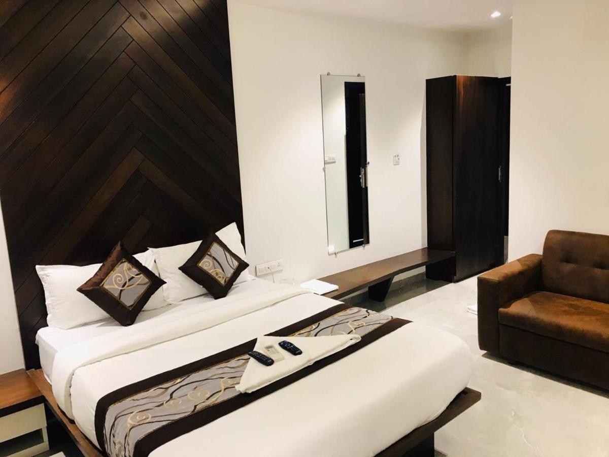 Hotel Flora - 3*