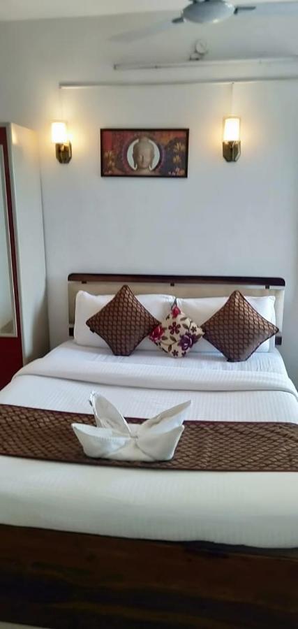 Sixth Sense Hospitality Service In Bandra Bkc Bombaim