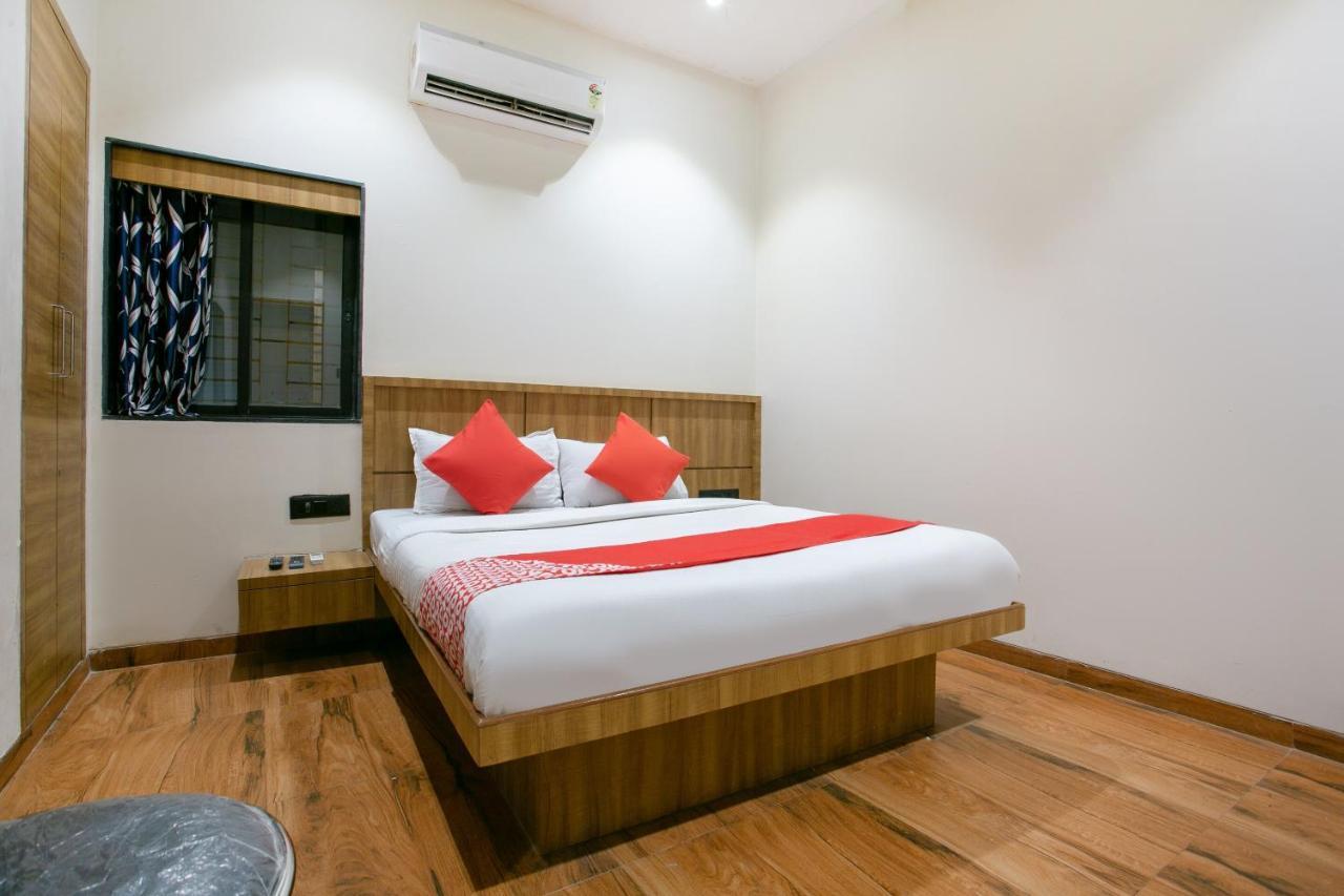 Oyo 72216 Blue Orchid 3* Bombaim