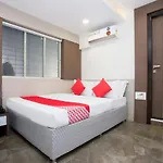 Oyo 29653 Royal Inn