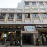 Capital O 68823 Baba\'S Residency