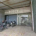 Oyo Flagship 76107 Royce Executive
