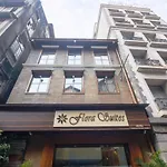 Oyo Preferred 75540 Hotel Flora Suites