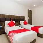 Hotel Capital O Konak Near Chhatrapati Shivaji International Airport 3*