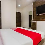 Capital O Konak Near Chhatrapati Shivaji International Airport Hotel