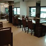 Airlink Hotel 3*
