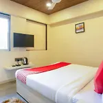Hotel Oyo Flagship 75787 Meadow Mumbai