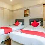Oyo Flagship 75787 Meadow Mumbai