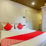 Oyo Flagship 75787 Meadow Mumbai