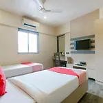 Hotel Oyo Flagship 75787 Meadow Mumbai