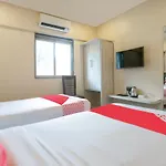 Oyo Flagship 75787 Meadow 3* Mumbai
