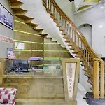 Oyo 74879 Hotel Imperial Palace