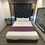 Hotel Classio Andheri - Near Dn Nagar Metro Station
