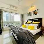 Modern, Luxury Stay In The City