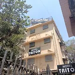 Hotel Triton Sion - Near Us Embassy - Hotel Near Bkc