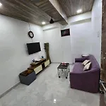 Emly Comfortable Cozy 1bhk