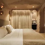 Dragonfly Hotel - The Art Hotel
