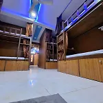 Hostel Neon Nest Suits Asalpha Metro