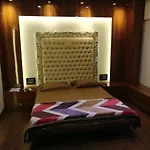 Awesome Room At Bandra - Khar, Mumbai