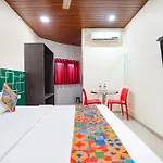 Fabhotel Kailash Park