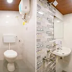 Guest house Fabhotel Metro Galaxy - Nesco Exhibition Centre