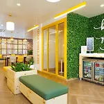 Bloom Hub L Weh Andheri 4*