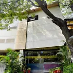 Super Townhouse Andheri Sakinaka Metro Formerly Hotel Amour
