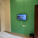 Omkar Regency Ac Goregaon West Guest house