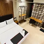U Life Guest house