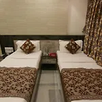 Oyo Andheri Station Hotel 3*