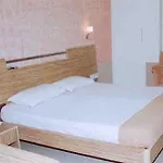 Check Inn Hotel