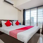 Oyo 13002 Goregaon West