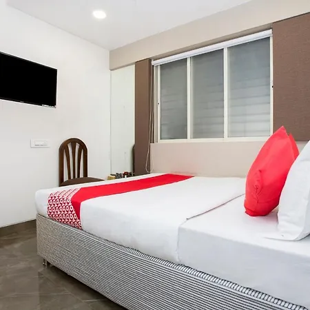 Oyo 29653 Royal Hotel 3*
